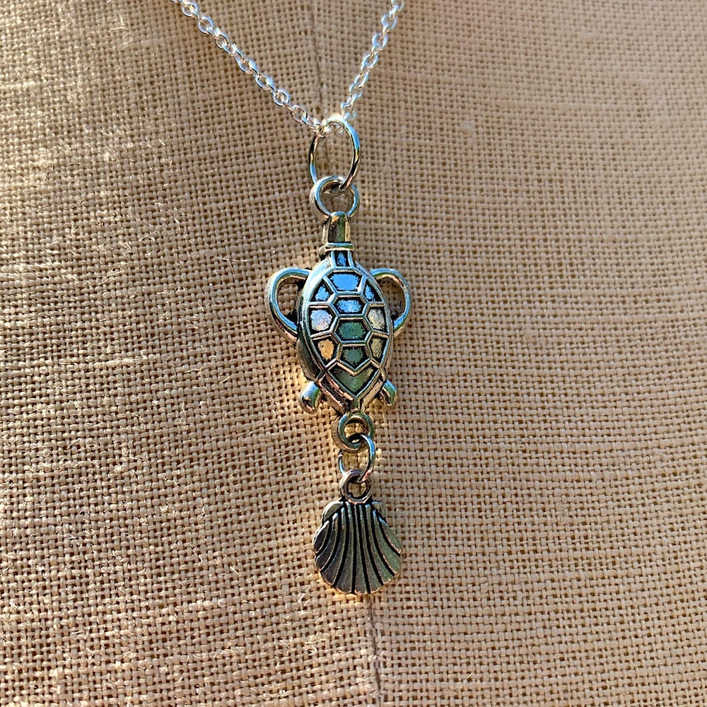 NWT Sterling Silver Plated Chain &  Turtle with Shell Alloy Metal Charm Necklace